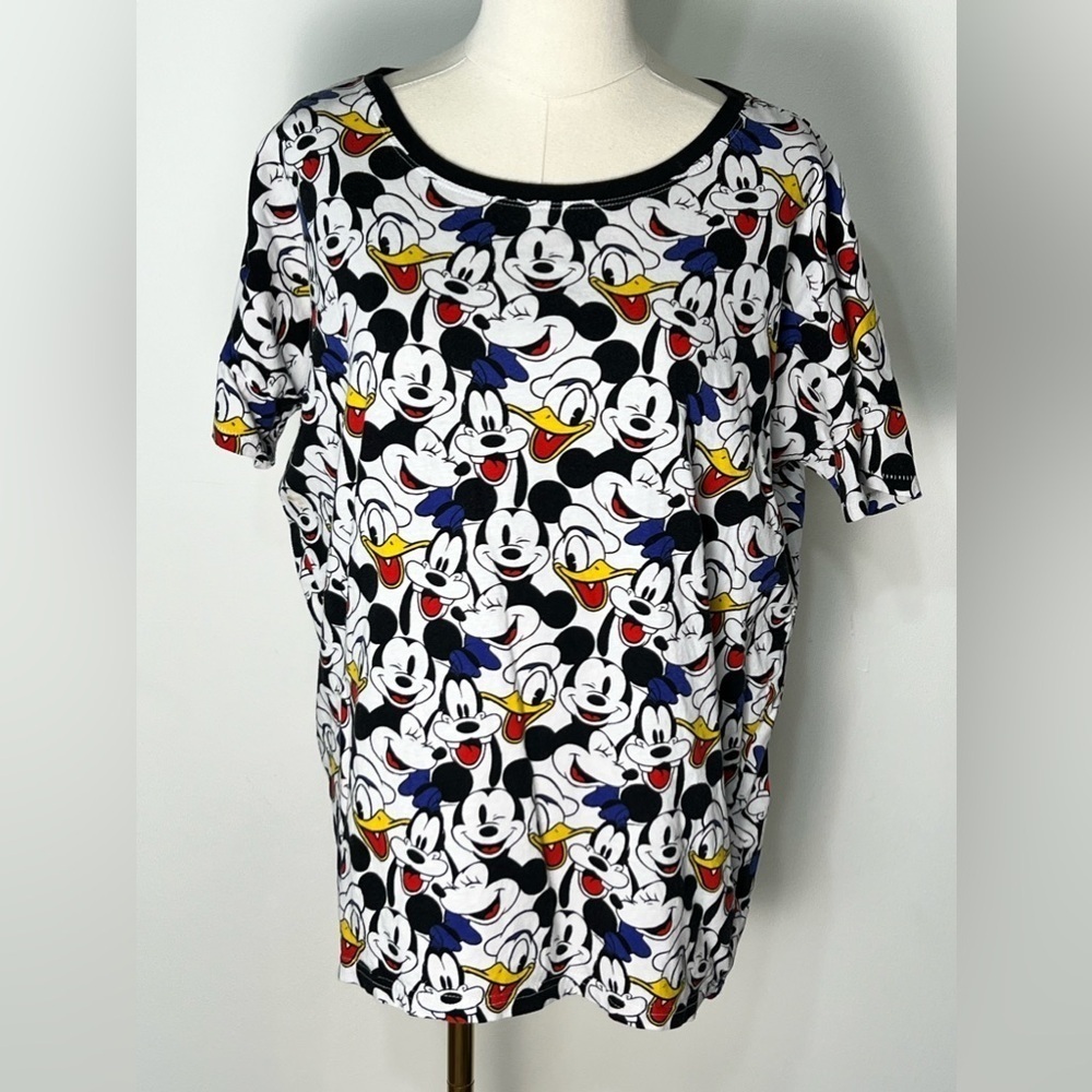 H&M Disney Collaboration Mickey Donald Duck Crewneck  Oversized Tee Size Small
